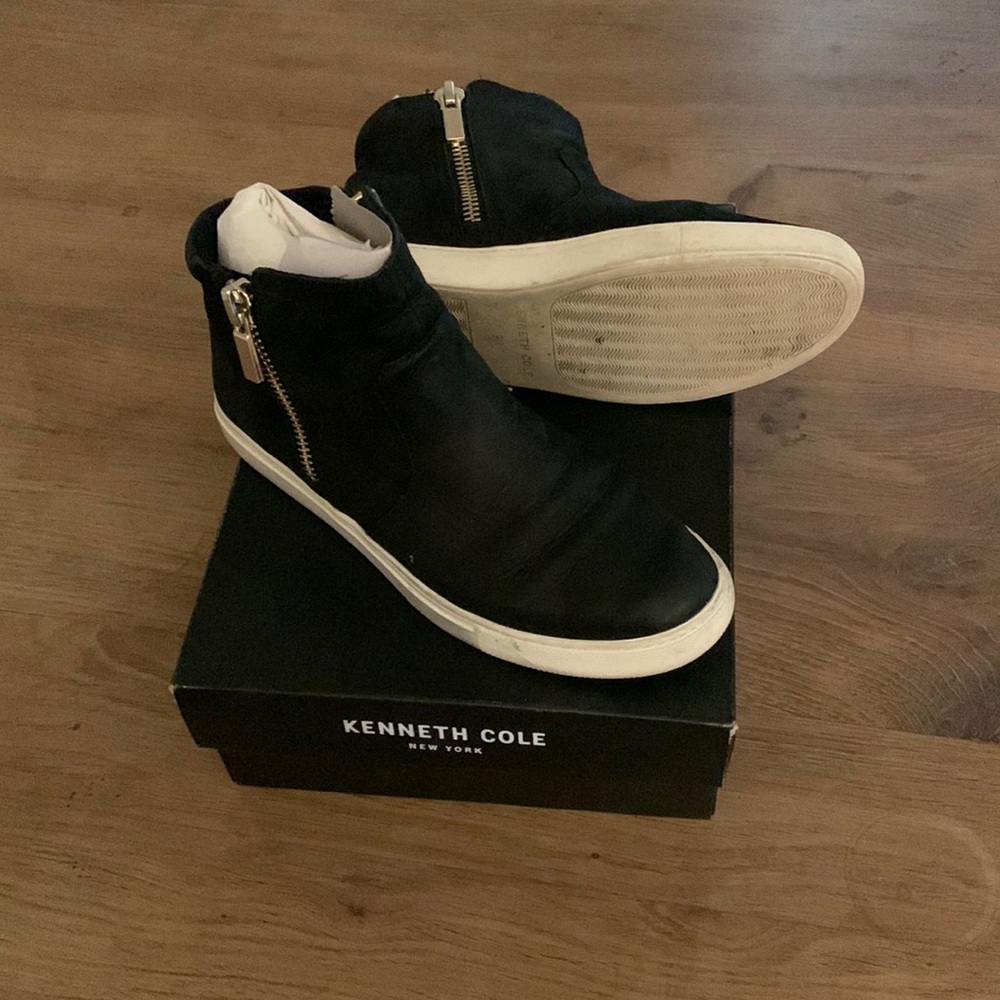 Kenneth Cole size 9 high tops
